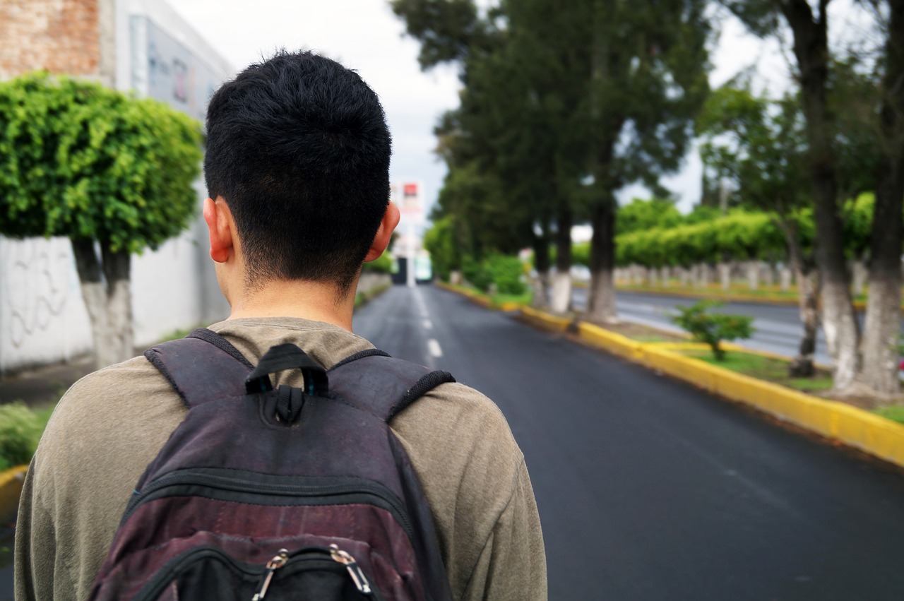 第四四色与最新成电影人的探索之旅，新电影人的崛起之路